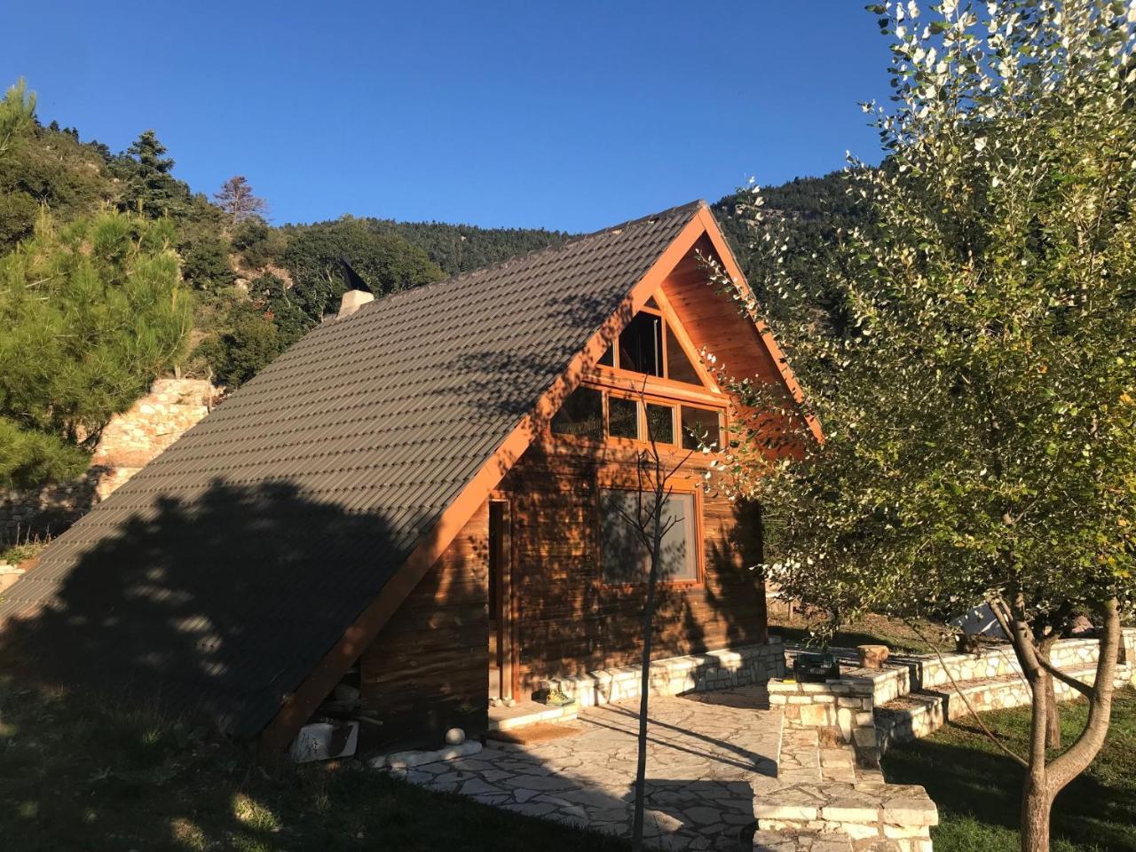 Chalet In The Forest Kalavryta Buitenkant foto