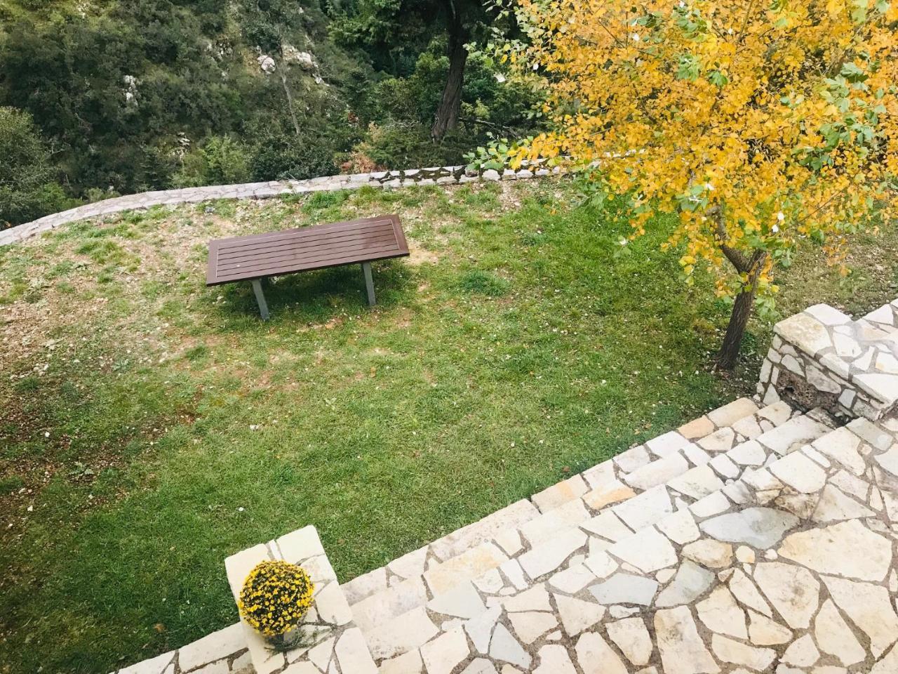 Chalet In The Forest Kalavryta Buitenkant foto